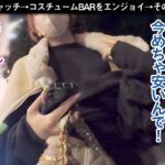 【尻丸出しチア!店内バレ寸前】押しに弱過ぎてエロチアコスを着ちゃったJDは、「ダメだよ…」と戸惑いながらも更衣室でSEXしちゃう!店内バレ寸前のデカ尻騎乗位で全力エール!
