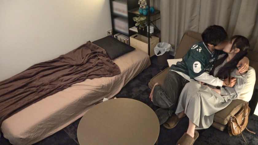 東京来て初めてのエッチに大興奮!経験人数少なめの童顔美女をねっとり愛撫でイカセまくり、最後はデカチンとデンマのコンボでハメまくる!! 百戦錬磨のナンパ師のヤリ部屋で、連れ込みSEX隠し撮り 415