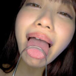 【個人撮影】笠木いちかの口内観察 舌を磨いて指しゃぶって開口器で口内見せながら喜悦(よが)る
