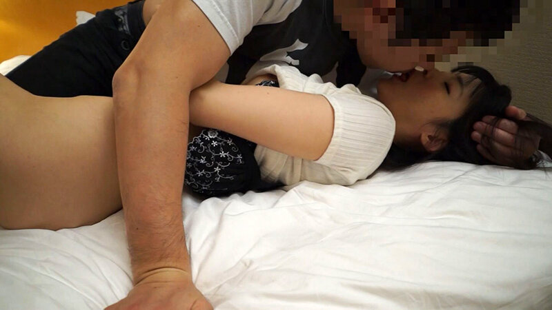 何よりもチューが好きな奥様、会ったばかりの男でもキスでエロスイッチが入る「緩め」の奥様。年齢を感じさせない若さはセックス好きだかららしい